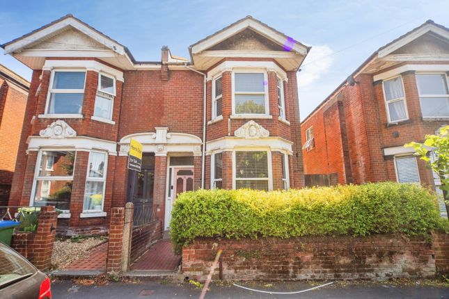 4 bed property, in Kenilworth Road, £350,000