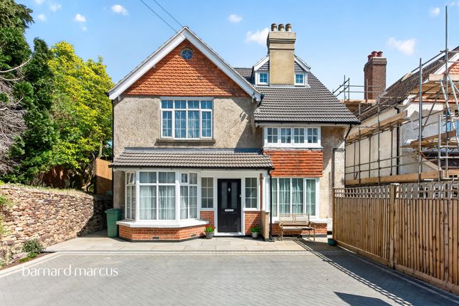 2 bed property, in Earlswood Road, £415,000