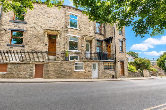 3 bed property, in Bolton Lane, £69,950