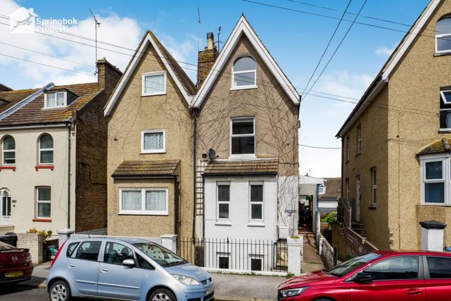 4 bed property, in Central Road, £350,000