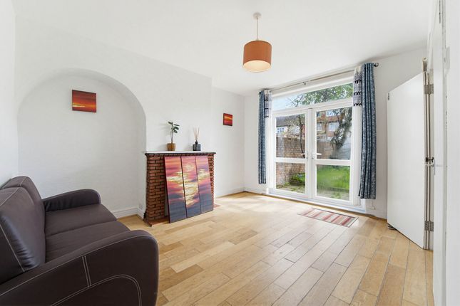 3 bed property, in Wesley Avenue, £650,000