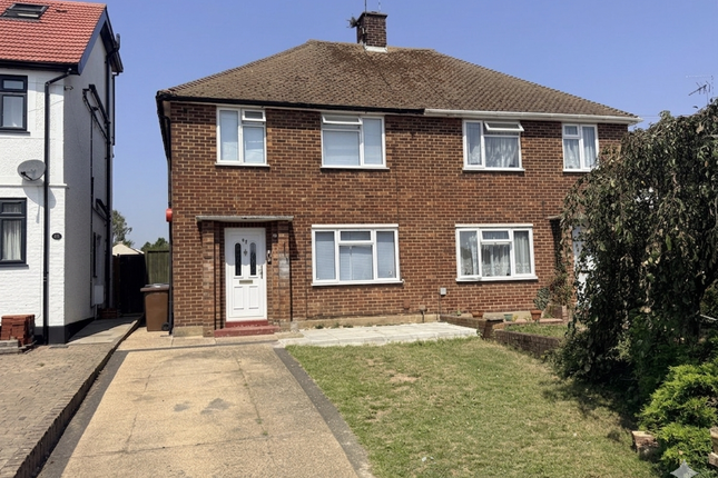 3 bed property, in Cheriton Road, £300,000