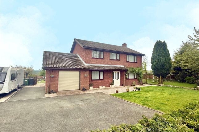 4 bed property, in Brynllugan, £399,950