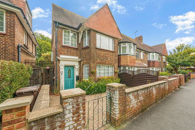 3 bed property, in Marlborough Road, £600,000