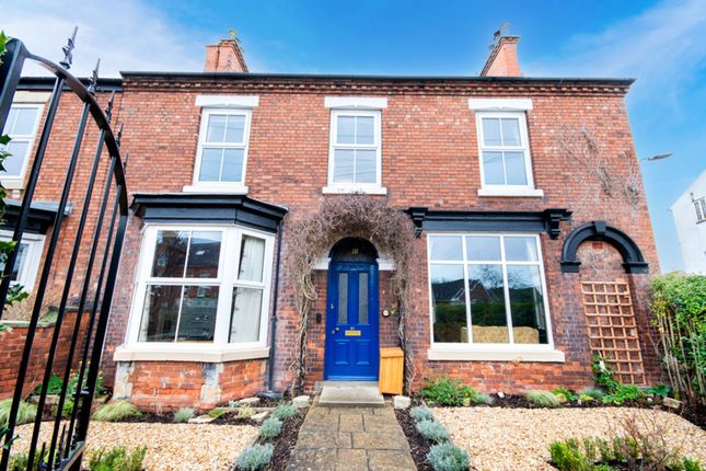 5 bed property, in London Road, £500,000