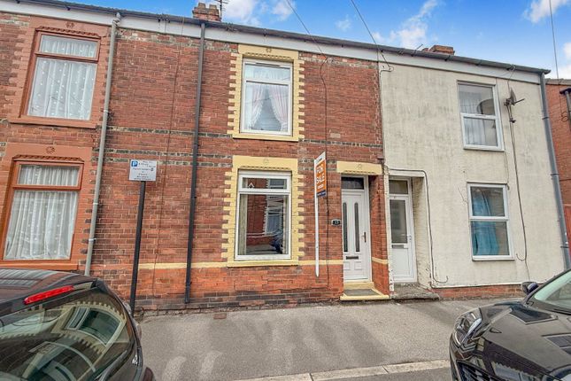 2 bed property, in Mulgrave Street, £70,000