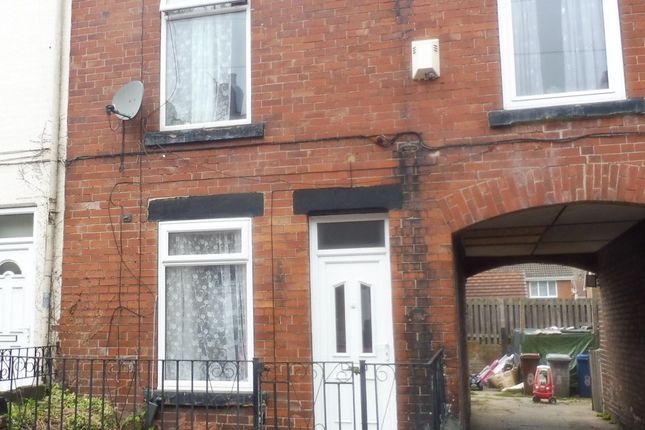 2 bed property, in Bartholomew Street, £80,000