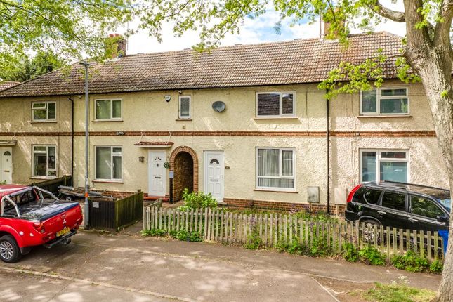 2 bed property, in Oak Road, £170,000