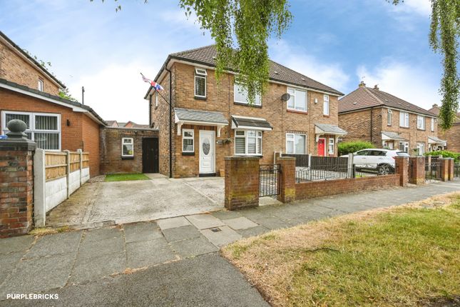 2 bed property, in Norley Hall Avenue, £165,000