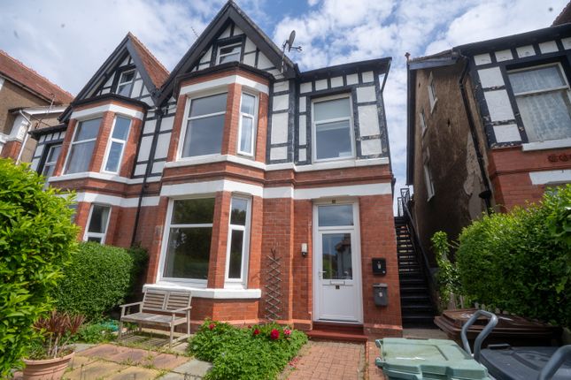 1 bed property, in Harcourt Road, £240,000