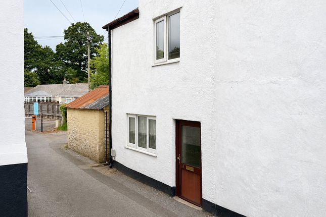 2 bed property, in Diggories Lane, £100,000