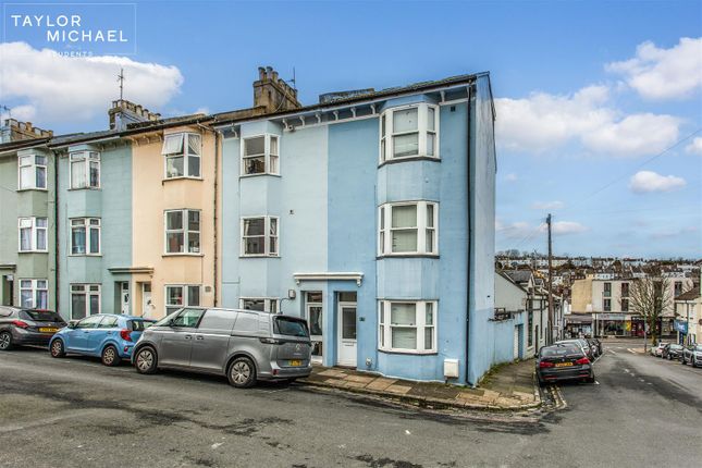 5 bed property, in St. Martins Place, £475,000