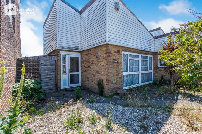 2 bed property, in Silverdale Close, £330,000