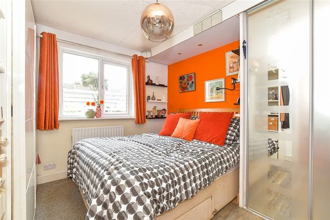3 bed property, in Woodgate Road, £375,000