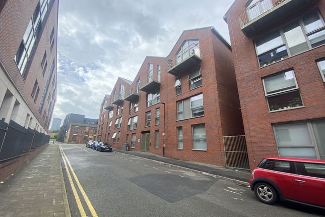 1 bed property, in Henry Street, £110,000