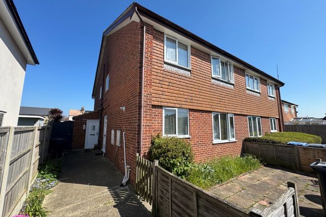 2 bed property, in 1 The Firs, £135,000