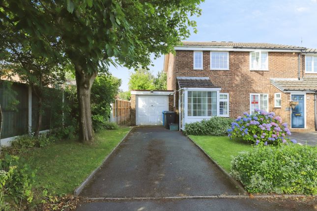 2 bed property, in Egelwin Close, £230,000