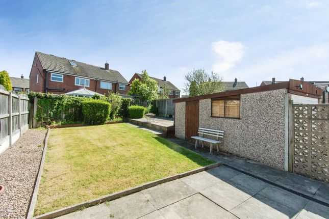 3 bed property, in Woodland Crescent, £210,000