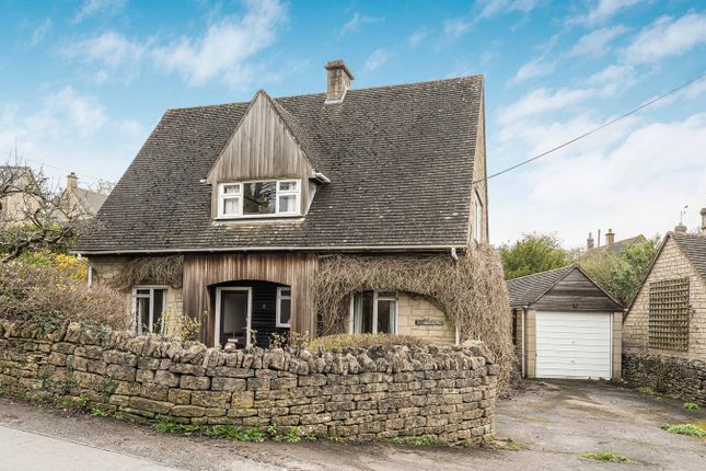 3 bed property, in Burcombe, £475,000