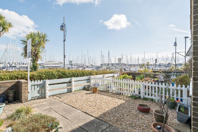 1 bed property, in Trinity Green, £195,000