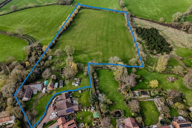3 bed property, in Gelston, £675,000