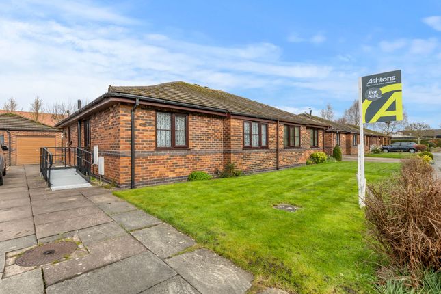 2 bed property, in Chapel Lane, £280,000