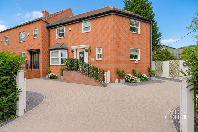 3 bed property, in Bonehill Road, £425,000