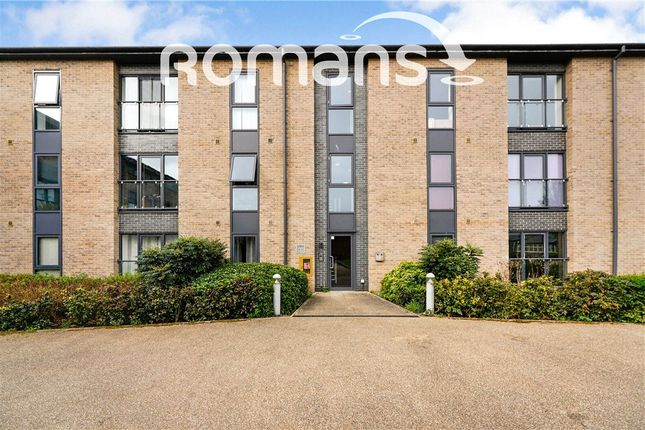 1 bed property, in Fire Fly Avenue, £140,000