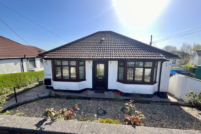 2 bed property, in Hand Farm Road, £250,000
