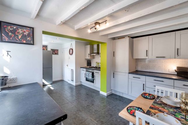 3 bed property, in 15 Spring Gardens, £160,000