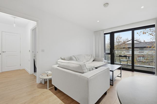 1 bed property, in Casson Apartments, £325,000
