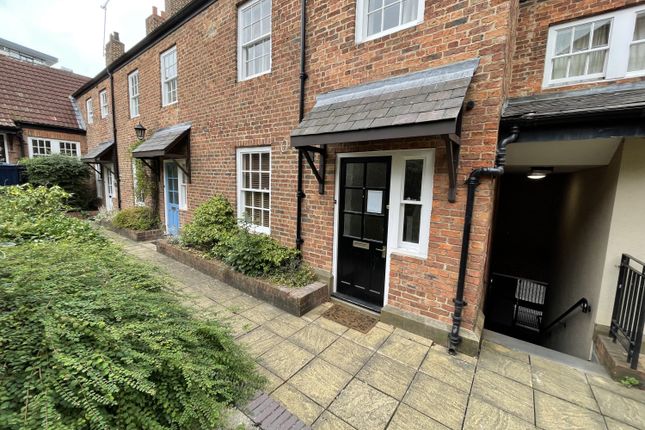 4 bed property, in Tanners Court 9 Friars, £290,000