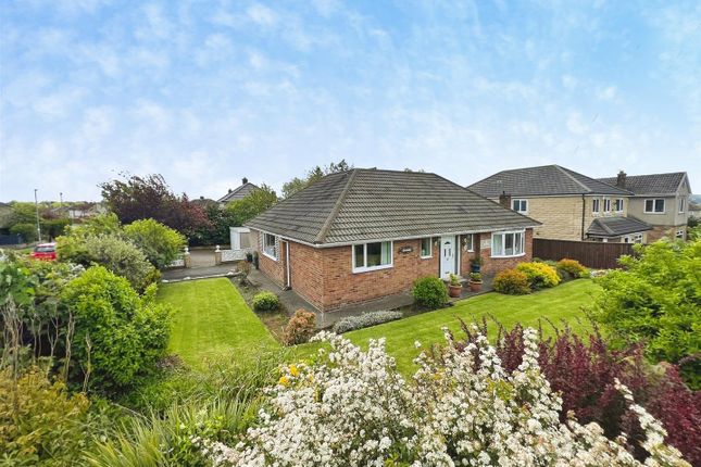 5 bed property, in Westfield Lane, £495,000