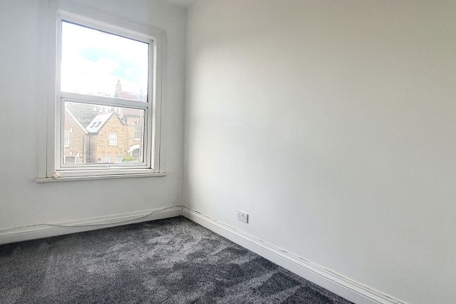 2 bed property, in Langley Road, £370,000