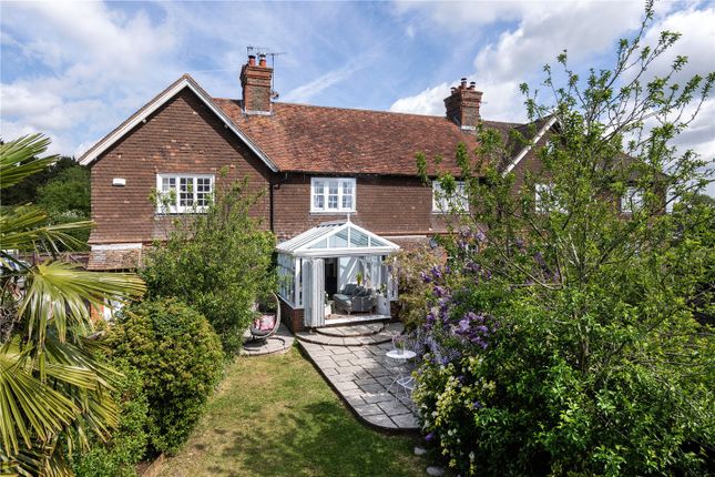 3 bed property, in Skeynes Farm Cottages, £695,000