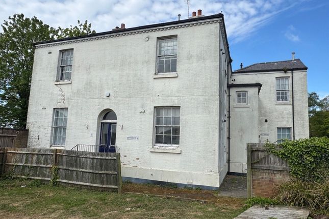 10 bed property, in Hay House, £500,000
