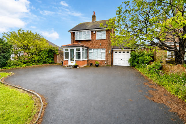 3 bed property, in Broadway, £200,000