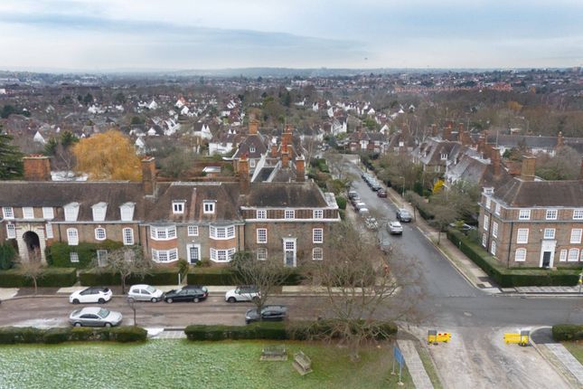 5 bed property, in North Square, £2,000,000