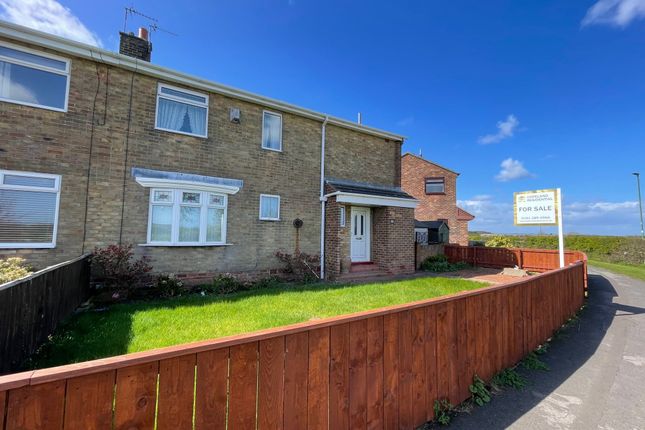 3 bed property, in Henry Avenue, £140,000