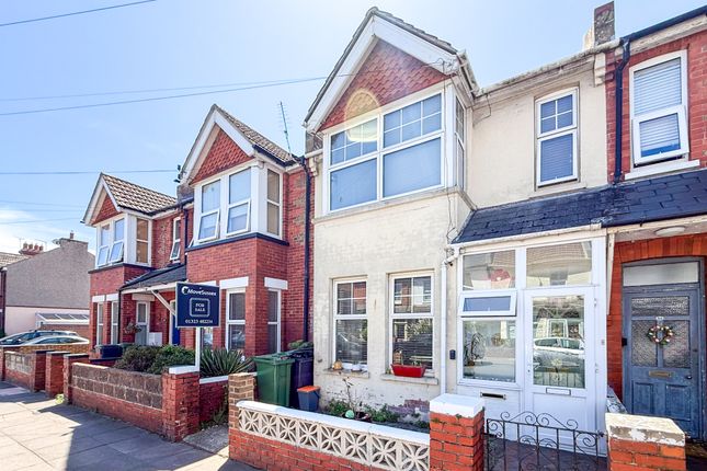 3 bed property, in Channel View Road, £325,000