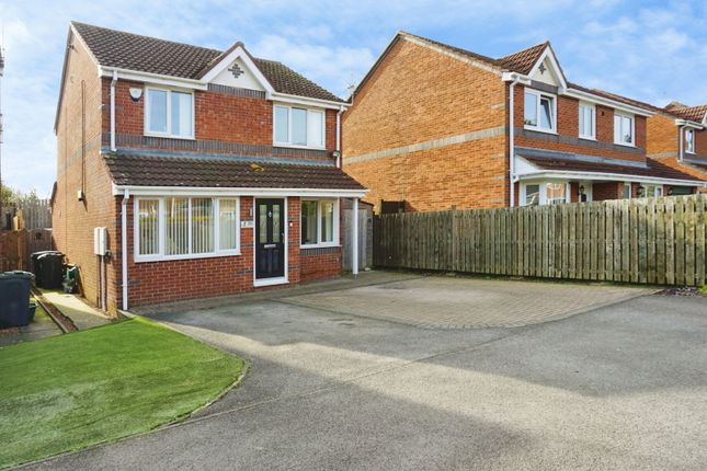 3 bed property, in Abbotsfield Way, £240,000