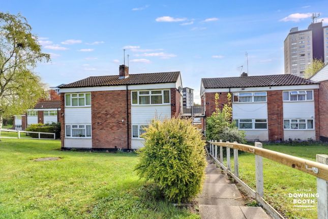 2 bed property, in Wyndmill Crescent, £120,000