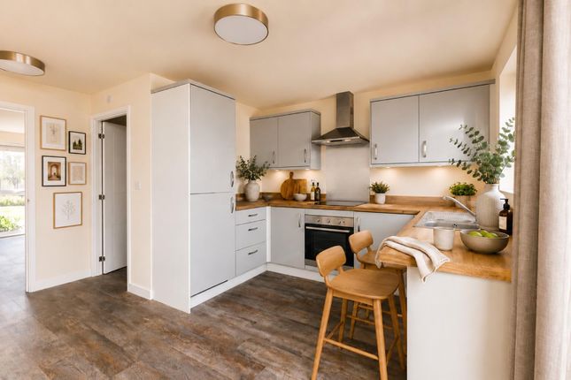 3 bed property, in Bishport Avenue, £325,000