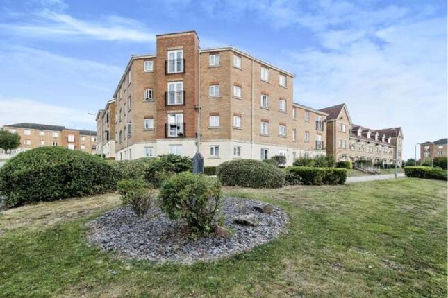 2 bed property, in Windermere Avenue, £210,000