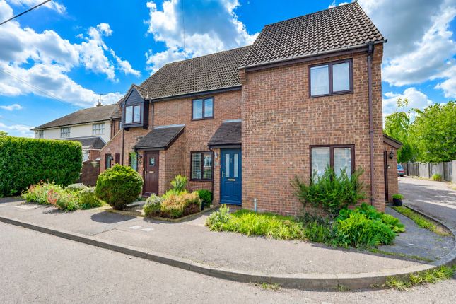 2 bed property, in Bridge Street, £325,000