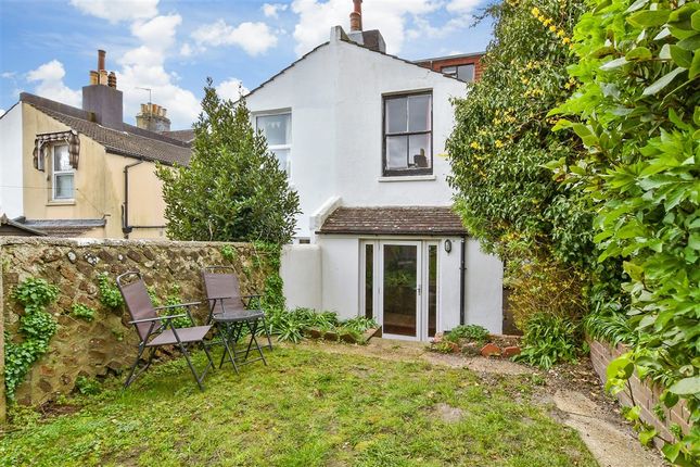 4 bed property, in Waldegrave Road, £750,000