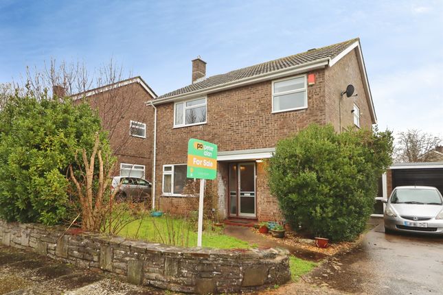 4 bed property, in Winsford Road, £450,000