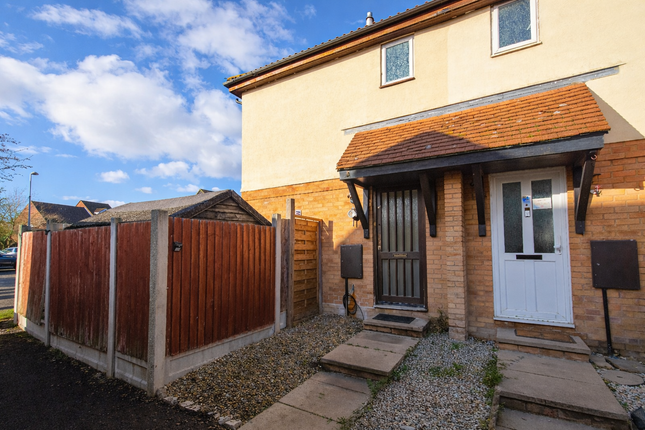 2 bed property, in Charlotte Place, £275,000