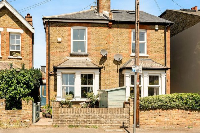 3 bed property, in Rowlls Road, £749,950