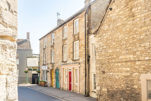 4 bed property, in Gloucester Street, £1,025,000